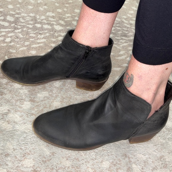 Lucky Brand Banterr Leather Ankle Boots - Picture 1 of 5